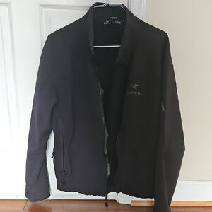 Arc'teryx Men's Dark Gray Performance Jacket